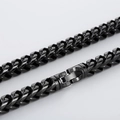 Collar de cadena de acero de titanio negro pulido con detalle de cierre desplegable - 10mmx23cm (Pulsera) / Negro
