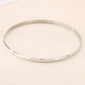 Minimalistisches Armband aus silberglänzendem Edelstahl in runder, eleganter Ausführung - Breite 3.6mm-Innendurchmesser 55mm / Silber
