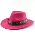 Détail d'un chapeau de cowboy rose avec bande en cuir et boucle métallique de tête de taureau - M (56-58cm) / Rose rouge