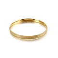 Bracciale minimalista in acciaio al titanio dorato con finitura sabbiata e interno lucido liscio - Stile Opaco Dorato (KB127940-K)