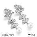 Pendientes largos de acero inoxidable en forma de abanico con circón y perlas blancas - Color Acero