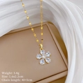 Elegante collana dorata a forma di fiore a cinque petali con zircone su portagioie - Oro (H326)