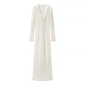 Witte gebreide maxi-jurk met V-hals, ruches en vetersluiting aan de voorkant - S / Wit