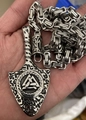 Collier bouclier viking avec symbole Valknut et cercle de runes sur chaîne byzantine - Ensemble Pendentif Pointe de Flèche Argent Vieilli + Chaîne Box 7mm*70cm