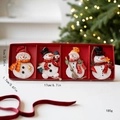 Set di quattro ornamenti di pupazzo di neve in resina con sciarpe in confezione regalo - Pupazzo di Neve