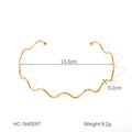 Dettaglio del girocollo ondulato in acciaio inossidabile 18K con diametro 13,3cm e larghezza 0,2cm - Oro (HC-N40097)