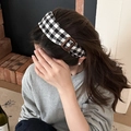 Vintage Haarreif mit Schwarz-Weiß-Karomuster und brauner Lederschnalle für Damen - Großes Karo Stirnband