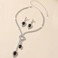 Silbernes Brautschmuck-Set mit schwarzen Tropfensteinen und funkelnden Strasssteinen - Wassertropfen 2-teiliges Set / Schwarz