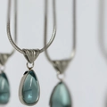 Silver water drop necklace with blue gemstone and snake chain in 18K gold plated steel - Silver