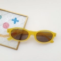Kids vintage cat eye sunglasses in translucent yellow frame with dark lenses - Yellow