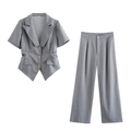 Grijze tweedelige damesset met blazer met korte mouwen en rechte broek met plooien - XS / Grijs