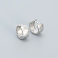 Silver 925 sterling silver hoop earrings with irregular textured ribbed design and S925 hallmark - 925 Silver / White Gold