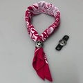 Rotes Vintage-Bandana aus Baumwolle mit schwarzem Leder-Stern-Schieber für Herren - Schal-Set / Rote Seefahrt mit Sternschnalle