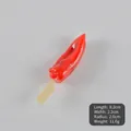 Realistische rode peper hanger PVC sleutelhanger met houten spiesje detail - Rode chili spies / Model (Geen sleutelhanger)