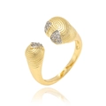 Detail eines offenen Gold- und Silberrings mit Spiraltextur und Zirkon-Tropfenspitzen - Einstellbar Offen / Spiraltextur Tropfenform Stil (J1539)