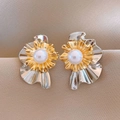 Boucles d'oreilles fleurs vintage bicolores avec perle blanche sur fond en soie - Style Or Argent (78#)
