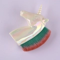 Pinceau maquillage licorne avec poils dégradés vert et rose sur fond violet uni - Pinceau À Poussière De Licorne 1