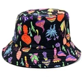 Gros plan sur les motifs de champignons fluorescents d'un chapeau bob noir - Champignon Néon Style Un