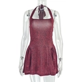 Detail von rot-schwarzem Blumendruck auf einem rückenfreien Neckholder-Minikleid - S / Rot