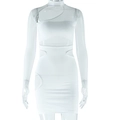 Dettaglio dell'abito bianco aderente con pannelli in mesh e ritagli geometrici sexy - S / Bianco Sporco