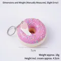 Porte-clés donut rose en PU avec perles colorées et détail de bonbon en cœur - Rose