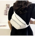 Modieuze witte heuptas voor dames met zilveren ritsen en een stijlvolle PU-lederen finish - Wit
