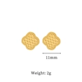 Vue détaillée de boucles d'oreilles trèfle doré avec perles, taille 11mm et poids 2g - Or (N118)