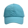 Dettaglio del tessuto in nylon blu cielo traspirante e impermeabile di un cappello sportivo - Blu Lago