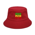 Détail d'un chapeau bob en coton rouge avec imprimé One Love et graphismes colorés - M (56-58cm) / Rouge