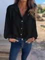 Dettaglio di una donna che indossa una camicia nera a maniche lunghe con colletto classico - 3XL / Top / Nero