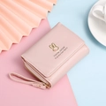 Rosa minimalistische kurze Falttasche mit goldenem Hasenverschluss und Handschlaufe - Rosa