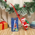 Elektrischer kletternder Weihnachtsmann an einer roten Leiter mit blauer Geschenkbox - Roter Glasfaser-Kletter-Weihnachtsmann
