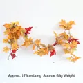 Detailansicht einer 175cm Herbst-Ahorngirlande mit gelben, orangen und roten Blättern - Frühherbst Rebe / 1,75 m