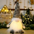 Gnomo natalizio luminoso con cappello di paillettes grigie e decorazione LED - Gnomo Luminoso con Paillettes Grigie