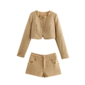 Goldenes Tweed-Set aus kurz geschnittener Paillettenjacke und passenden Shorts in Weiß - XS / Gold