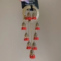 Detalle de pendientes de borla vintage dorados con cuentas rojas y tallas huecas - 15# Silver Earring Post Color Dorado Rojo