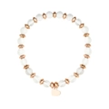 Detailaufnahme des weißen Kristallperlenarmbands mit roségoldenem Herzanhänger-Charm - Lichtdurchlässiges Weiß Stil (B2095-RG)