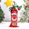 Dettaglio del copribottiglia di vino rosso con renna natalizia e scritta Warm Wishes - Stile Renna di Natale (C1-2)