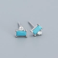 S925 Sterling Silber Ohrstecker mit himmelblauem Zirkonia im Rechteckschliff - Platin (Türkisstein)
