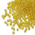 Detailopname van 450g gele iriserende glazen kralen voor DIY-sieraden en ambachten - Iriserend Citroengeel 170