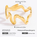Anillo ondulado dorado de acero inoxidable, joyería resistente al agua e hipoalergénica - Estilo de Diseño de Ola (JZ21013) / Dorado