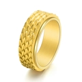 Detailaufnahme des goldenen Edelstahlrings mit detaillierter Drachenschuppenstruktur - US 6 / Gold