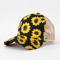 Detail van baseballcap met gele zonnebloemprint en ademende achterkant van mesh - Verstelbaar / Zonnebloem Mesh