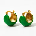 Golden C-shaped hoop earrings with bright green enamel finish and ray pattern interior - Green (KDE955)