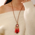 Collar bohemio con borlas de flecos rojos y colgante de anillos de esmalte de colores - Estilo Étnico Combinado Negro y Rojo KC Gold