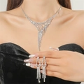 Silbernes Brautschmuck-Set mit funkelnder Zirkonia-Halskette und Quasten-Ohrringen - DTN14026609S-Silber Quasten-Design