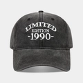 Détail de la broderie 3D Limited Edition 1990 sur casquette en coton lavé vintage - Réglable / 1990 Noir
