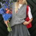 Chaleco de punto gris con botones para mujer, combinado con falda plisada gris - S / Gris