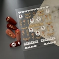 Pegatinas 3D para uñas con rosas doradas, bordes de encaje y detalles de diamantes - Estilo de Relieve de Encaje de Rosa Dorada (CO-194)