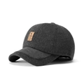 Dunkelgraue Winter-Basecap aus Wolle mit Ohrenschutz und hochwertigem Leder-Logo-Patch - Schwarz
